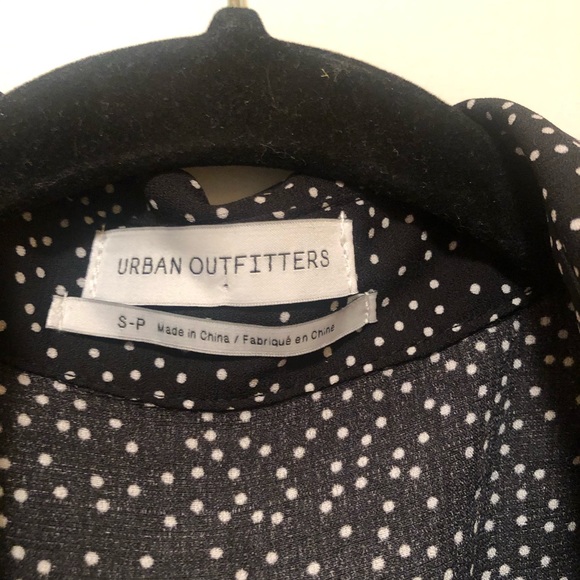 Urban Outfitters Cropped Shirt - Picture 5 of 6